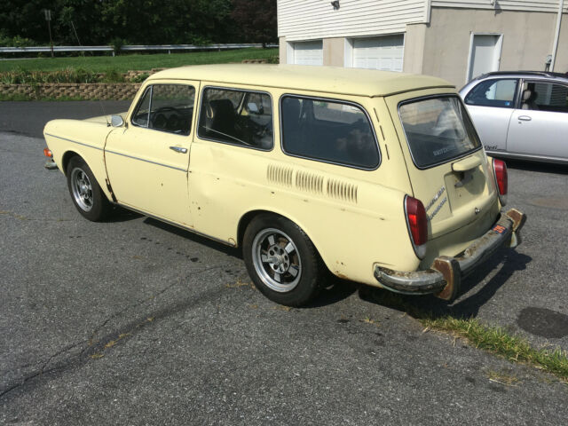 Volkswagen Squareback 1972 image number 1