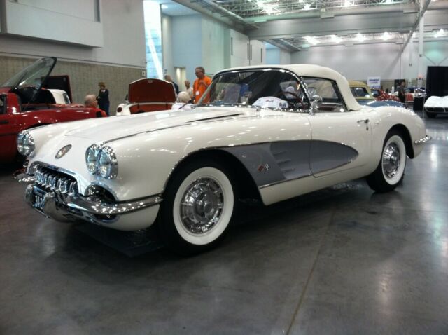 Chevrolet Corvette 1960 image number 0