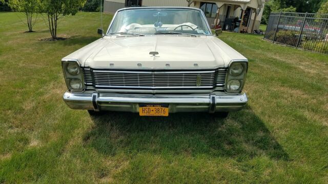 Ford Galaxie 1965 image number 34