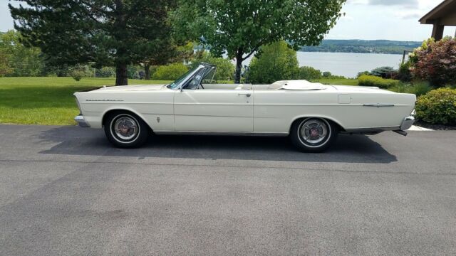 Ford Galaxie 1965 image number 47