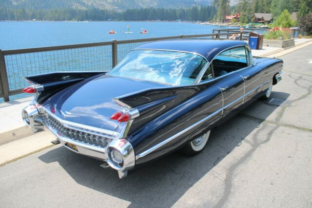 Cadillac Series 62 1959 image number 2