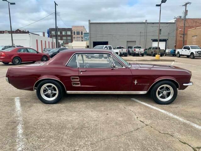 Ford Mustang 1967 image number 28