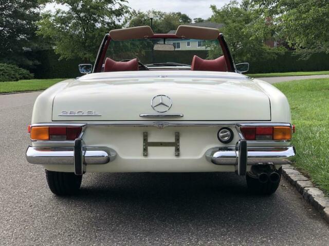 Mercedes-Benz SL-Class 1971 image number 7