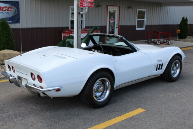 Chevrolet Corvette 1969 image number 13