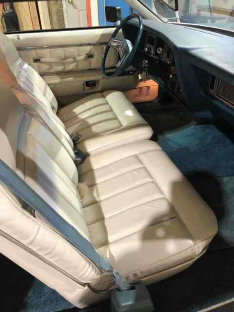 Lincoln Continental 1979 image number 21