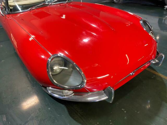 Jaguar E-Type 1962 image number 6