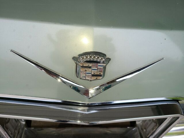 Cadillac DeVille 1964 image number 17