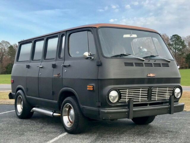 Chevrolet G20 Van 1969 image number 0