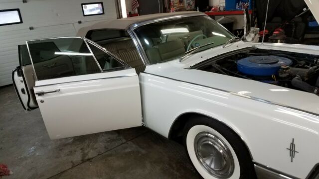 Lincoln Continental 1966 image number 2