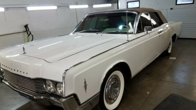 Lincoln Continental 1966 image number 28