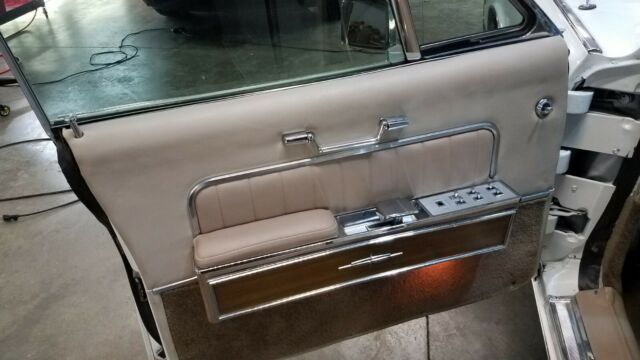 Lincoln Continental 1966 image number 30