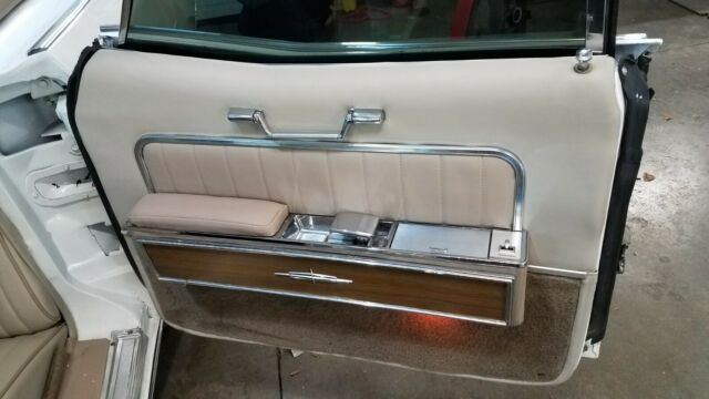 Lincoln Continental 1966 image number 33