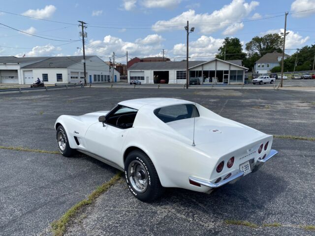 Chevrolet Corvette 1973 image number 24