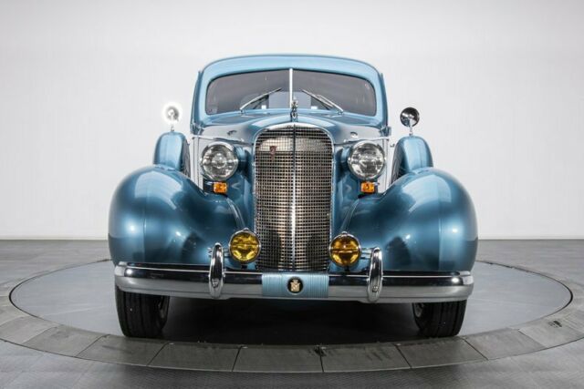 Cadillac Fleetwood 1937 image number 11