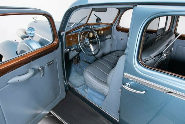 Cadillac Fleetwood 1937 image number 2