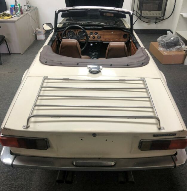 Triumph TR-6 1971 image number 2