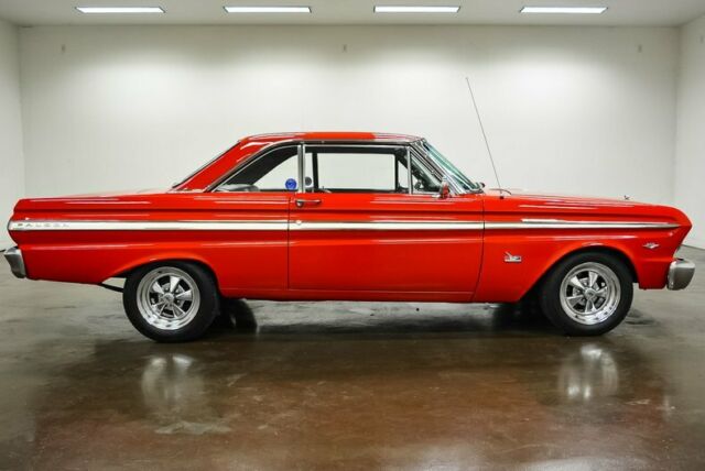 Ford Falcon 1965 image number 31