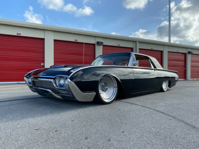 Ford Thunderbird 1961 image number 0