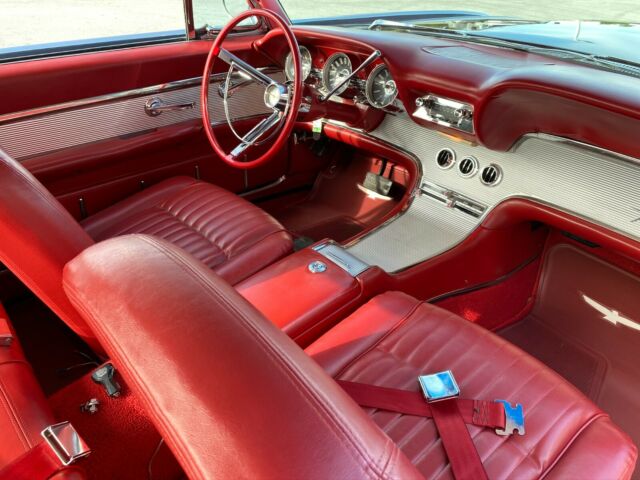 Ford Thunderbird 1961 image number 11