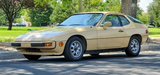 Porsche 924 1978 image number 10