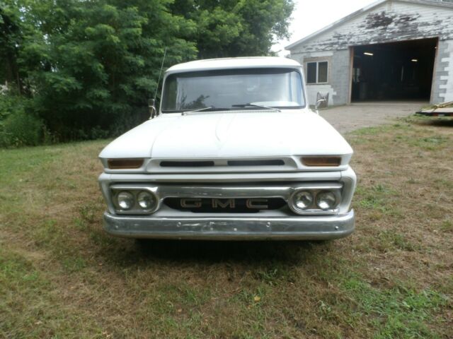 Chevrolet Suburban 1966 image number 1