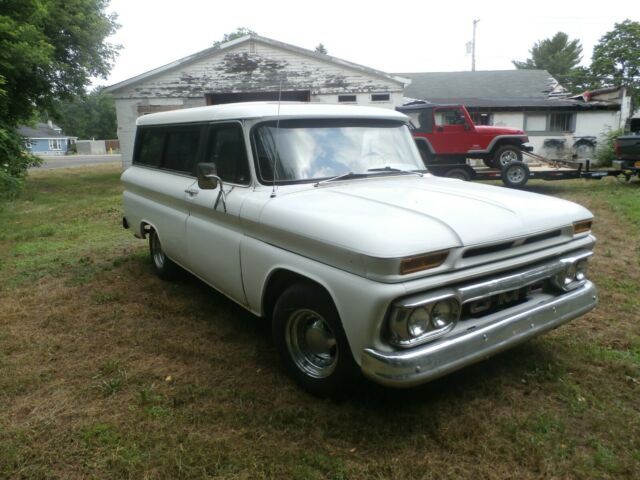 Chevrolet Suburban 1966 image number 21