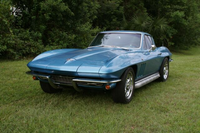 Chevrolet Corvette 1965 image number 0