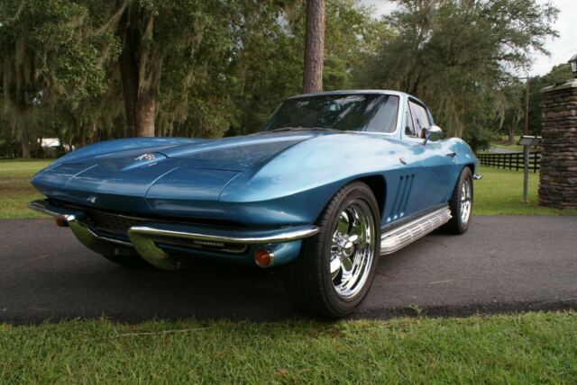 Chevrolet Corvette 1965 image number 30