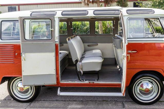 Volkswagen 23 Window Deluxe Bus 1963 image number 14