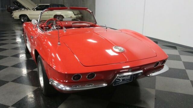 Chevrolet Corvette 1961 image number 10