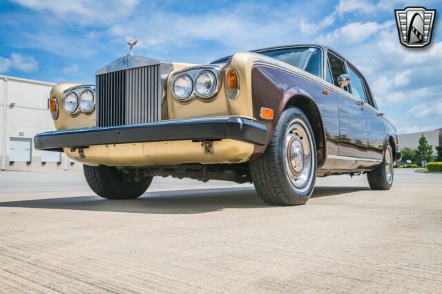 Rolls-Royce Silver Shadow 1975 image number 28