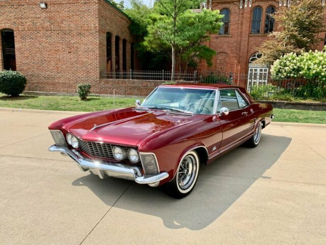 Buick Riviera 1963 image number 1