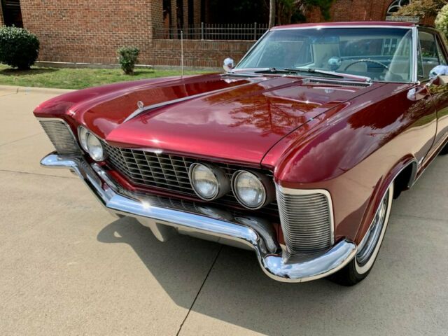 Buick Riviera 1963 image number 14