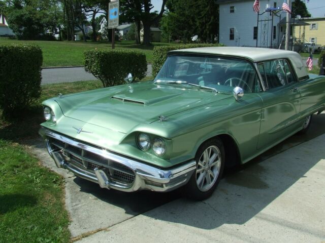 Ford Thunderbird 1960 image number 0