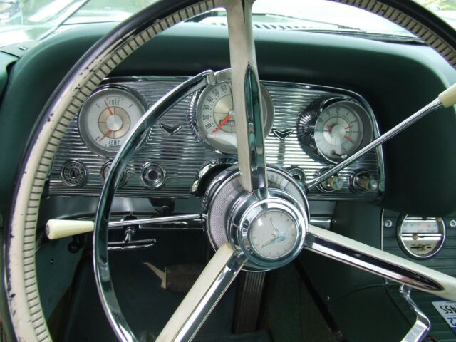 Ford Thunderbird 1960 image number 20