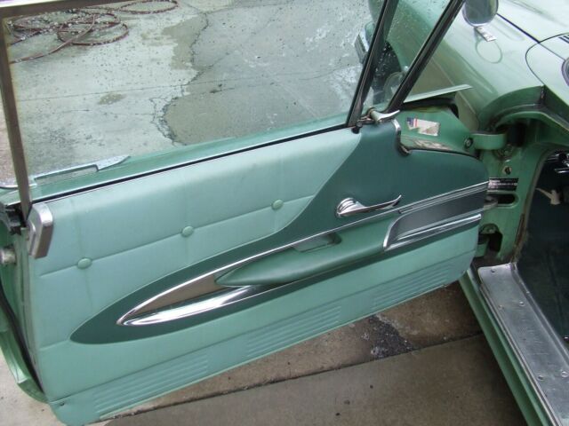 Ford Thunderbird 1960 image number 21