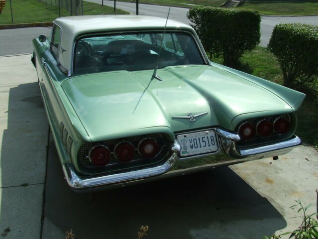 Ford Thunderbird 1960 image number 26