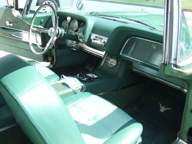 Ford Thunderbird 1960 image number 30