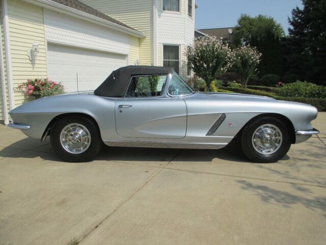 Chevrolet Corvette 1962 image number 2