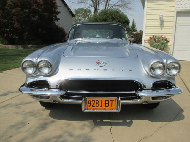 Chevrolet Corvette 1962 image number 24