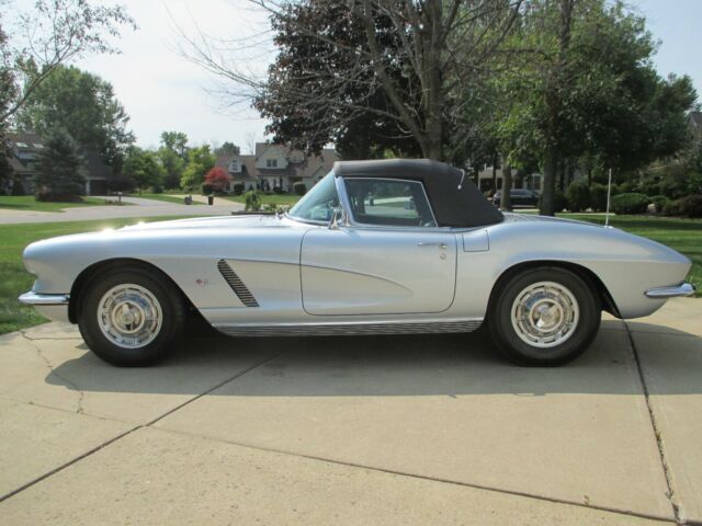 Chevrolet Corvette 1962 image number 30