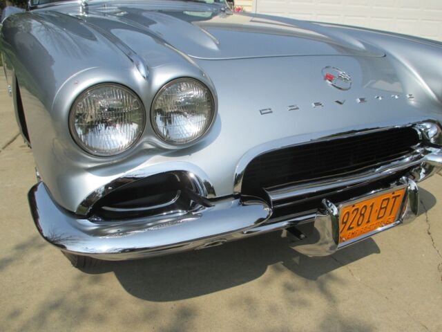 Chevrolet Corvette 1962 image number 32