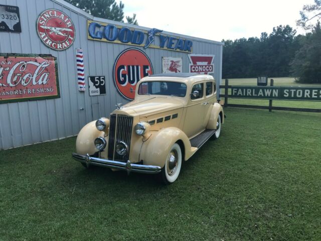 Packard Deluxe Eight 1937 image number 19