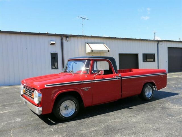 Dodge D100 Pickup, 440ci, 1966 image number 2