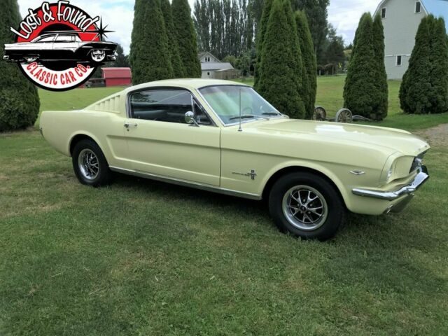 Ford Mustang Fastback 2+2 1966 image number 11