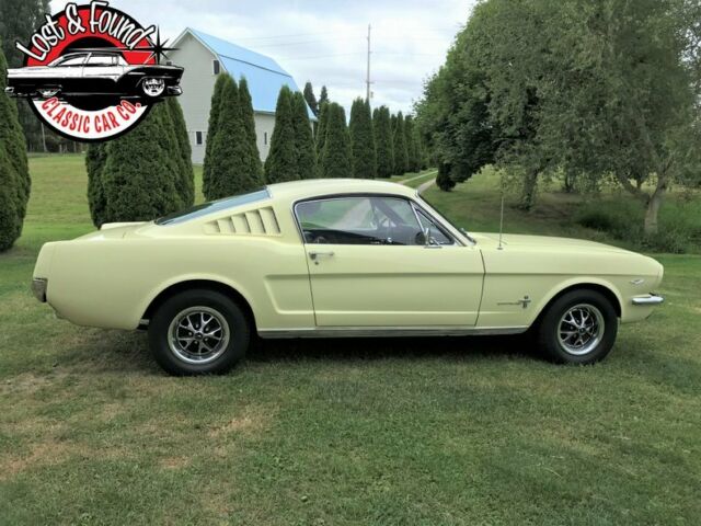 Ford Mustang Fastback 2+2 1966 image number 14