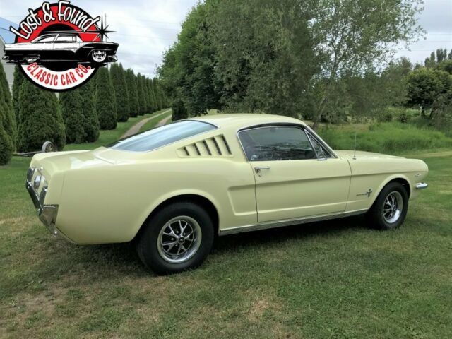 Ford Mustang Fastback 2+2 1966 image number 17