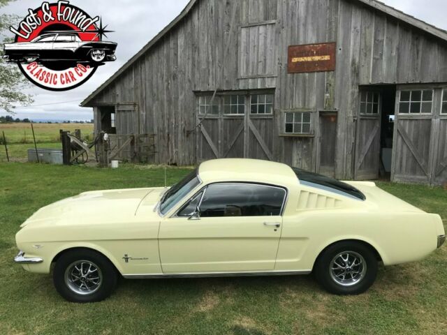 Ford Mustang Fastback 2+2 1966 image number 32