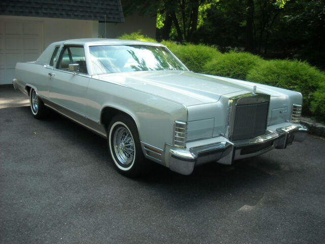 Lincoln Continental 1977 image number 1