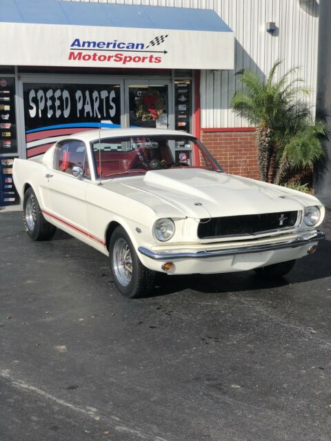 Ford Mustang 1965 image number 0